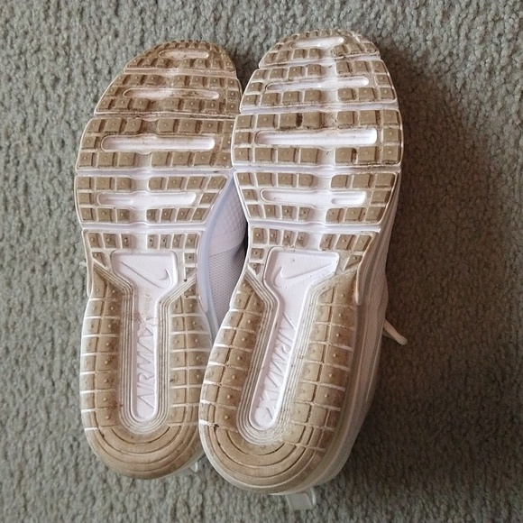 Nike Air Max Women's Sneakers - Picture 12 of 16